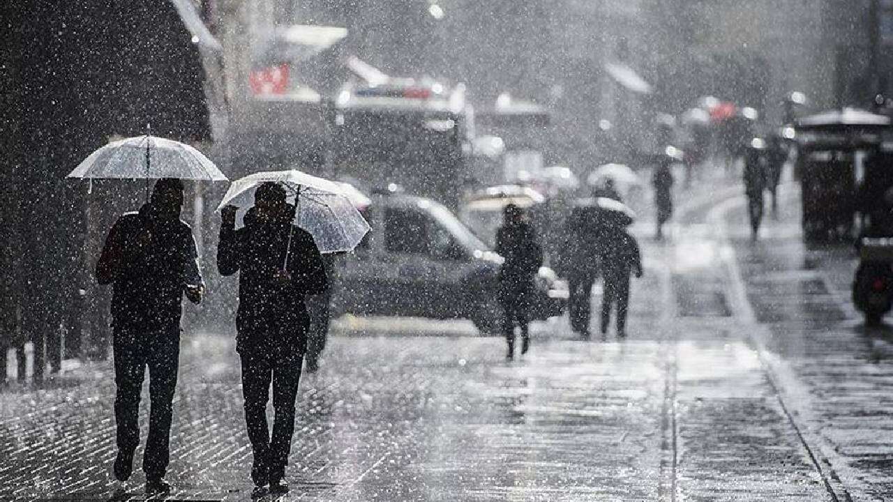 AKOM ve Valilik üstüne basa basa uyardı: Bu kez Balkanlardan geliyor! Sağanak ve doluya hazır olun 1